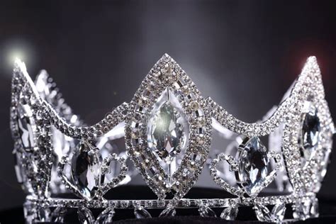 Diamon Silver Crown For Miss Pageant Beauty Contest Crystal Tia Stock Image Image Of Bride