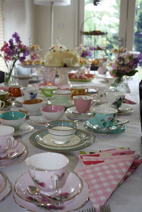We at the high tea party have some sad news to share with you today. Glimpse of Style: Afternoon delight
