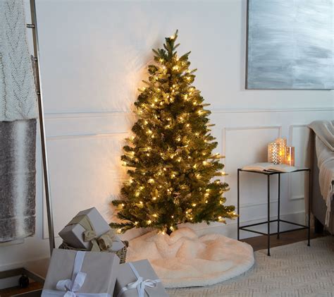 Casa Zeta Jones 5 Green Or Flocked Prelit Half Christmas Tree