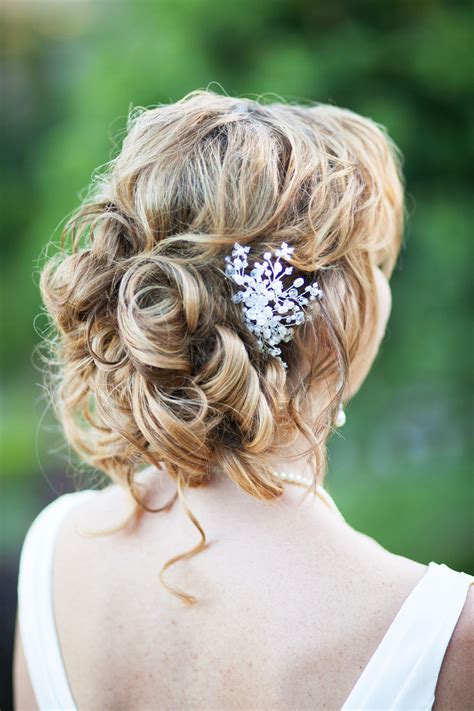 Wedding Hairstyles For Older Brides Garden Pin On Wedding Beauty Hair Makeup Short Hair