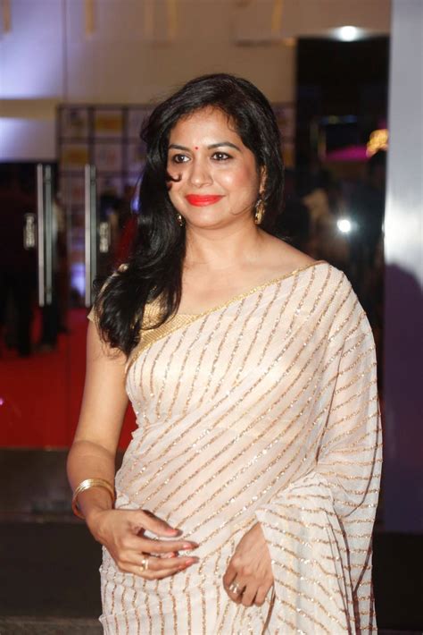 Among the lead dubbing artists for spicy heroines, sunitha always stood in the elite group. Singer Sunitha Latest Photos In White Saree - Bollywood Stars