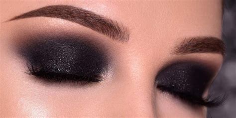 Get The Right Smokey Eye Shadow Look With These Palettes For The
