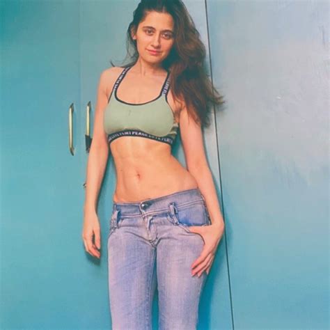 sanjeeda shaikh looks irresistible as diva flaunts her curves in these sexy photos news18