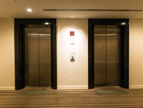 elevators lifts lift elevator elevator lift   navrangpura