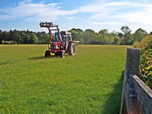Fertilizer Spreading At Healeycote Farm © David Clark Cc By Sa20