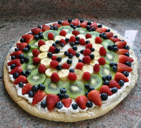 9 Simple Steps To A Lucious Fruit Pizza Recipe Fruit Pizza Recipe