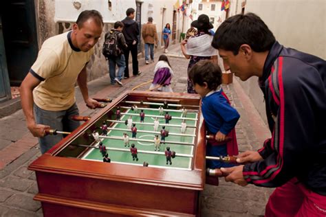 Los juegos tradicionales se tomaron santo domingo. Paseos y eventos para celebrar a Quito | Viajemos | La ...