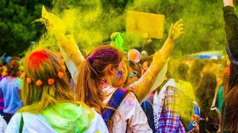 8 Holi Parties In And Around Mumbai That Are Gonna Be Lit Start