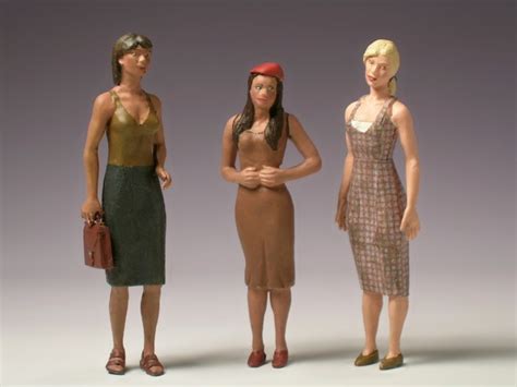 Check spelling or type a new query. Großbild: Erste Versuche: drei junge Frauen als Modellfigur
