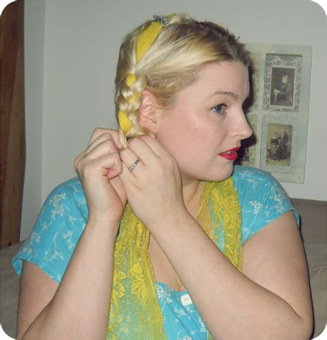 Tutorial 1940 S Ribbon Braid Updo Va Voom Vintage Vintage Fashion Hair Tutorials And Diy Style