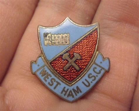 Vintage West Ham Usc Supporters Club Enamel Pin Badge Excellent