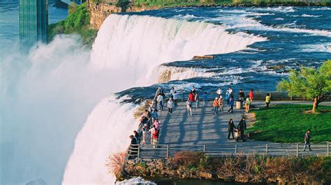 10 Amazing Waterfalls Around The World You Need To See