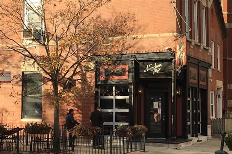10 Chicago Bars That Anchor Their Neighborhood