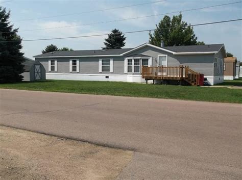Contact an zephyrhills mobile home dealer at american mobile home sales of florida today to find your piece of paradise. 4br - 2300ft² - 4 Bedroom Mobile Home for Sale in Sioux ...