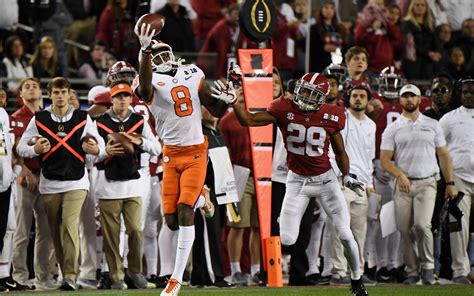 clemson s justyn ross makes unreal one handed catch vs alabama video