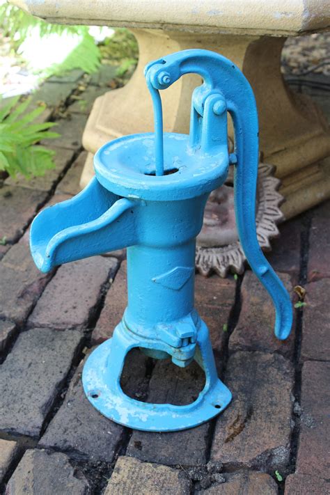 Antique Water Pump Cast Iron Cistern Pump Rustic Farmhouse Decor