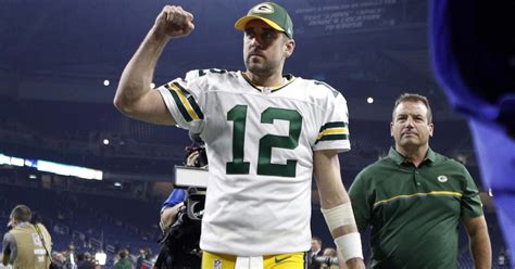 NFL Week 17 awards: Packers rejoice as Aaron Rodgers runs table