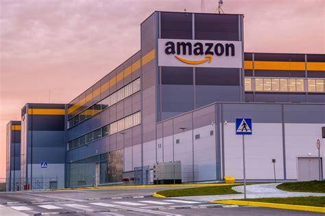 Amazon Delivers Impressive 18 Cloud Revenue Growth In Q1 2023 Amzn