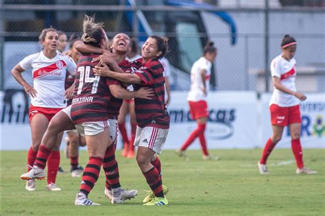 O ge acompanha a partir das 17h o jogo, com vídeos dos lances. Internacional x Flamengo: saiba como assistir ao jogo do Brasileirão Feminino