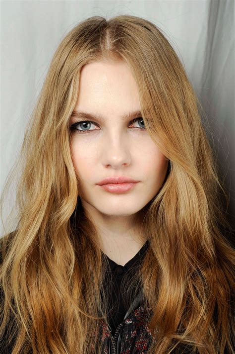 Best haircuts for square faces: A quick guide