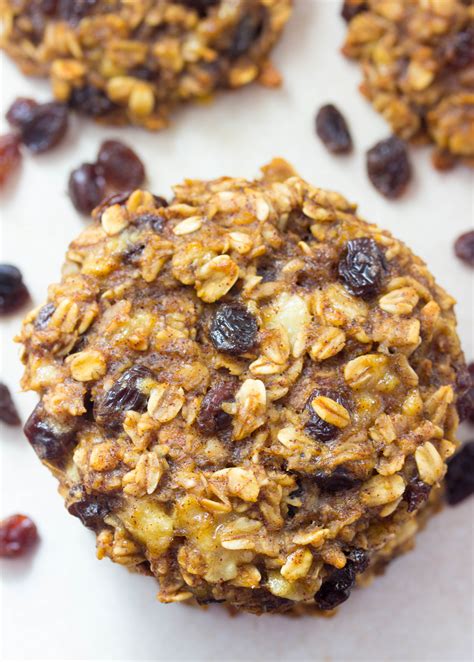 Only 97 calories but they don't taste healthy at all! Banana Oatmeal Raisin Cookies - Savvy Naturalista