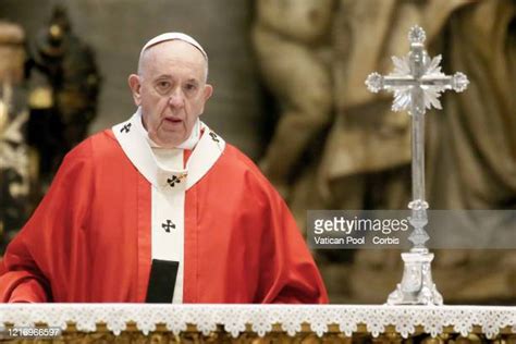 Pope Francis Portrait Photos And Premium High Res Pictures Getty Images