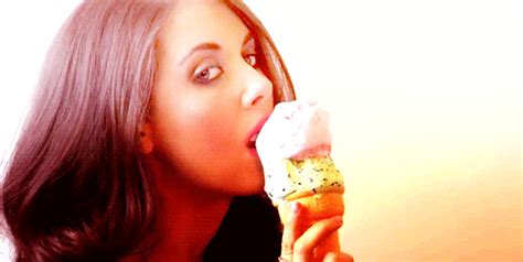 Alison Brie Likes Ice Cream Superficial Gallery