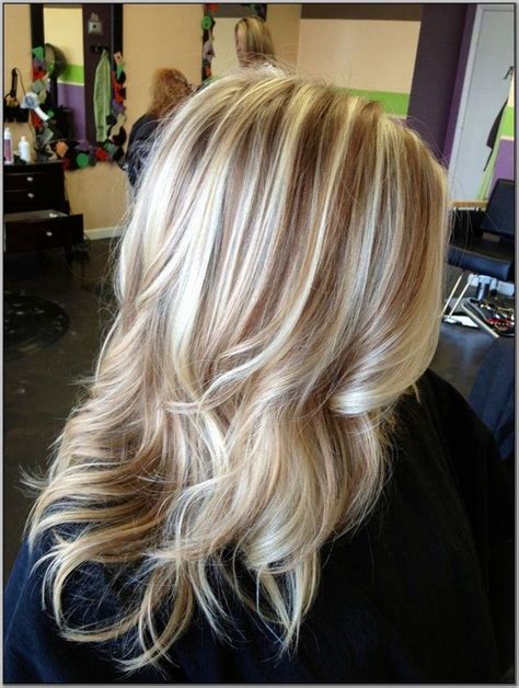 Straight hair blonde with brown lowlights. Pictures-Of-Blonde-Hair-With-Burgundy-Lowlights-.jpg ...