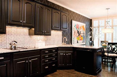 In the above kitchen, there was a heck of a lot of wood grain going on. Painting Kitchen Cabinets Black Design - My Kitchen ...