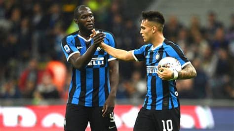 18 scudetto 7 coppa italia 5. Inter Milan vs. Borussia Dortmund score: Laurtaro Martinez ...