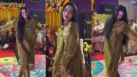 Viral Video Pakistani Girl Dances To Lata Mangeshkars Song Mera Dil At Wedding India Tv