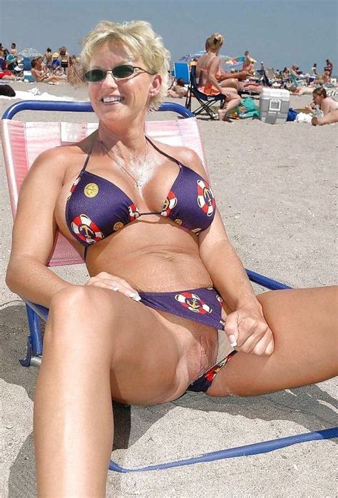 Hot Moms Flashing Pussy On The Beachsexiezpix Web Porn