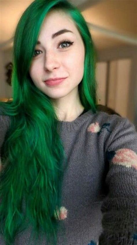 The technique here is to add in a very small quantity of the opposite color only. DIY Hair: 10 Green Hair Color Ideas | Bellatory