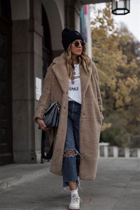 25 Nice Layered Winter Outfits With Long Coat To Wear In Winter