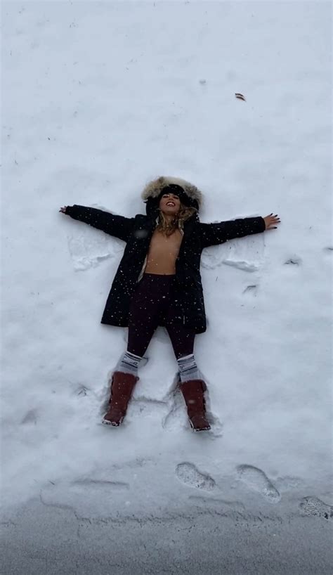 Watch Free Araqueenbae Would U Get Naked In The Snow W Me Xxx Onlyfans Porn Videos Porn Video