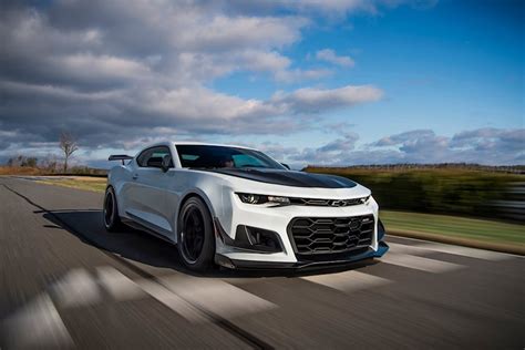 2023 Chevrolet Camaro Zl1 Coupe Exterior Photos Carbuzz