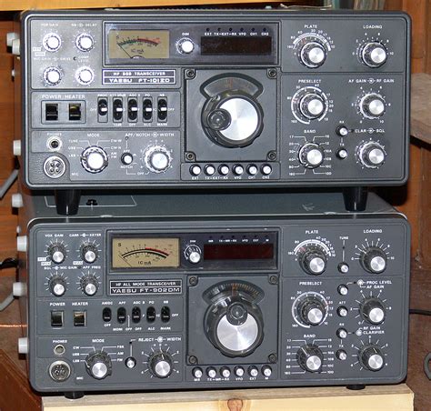 Yaesu Ft 101zd And Ft 902dm Comparison It Is Interesting T Flickr