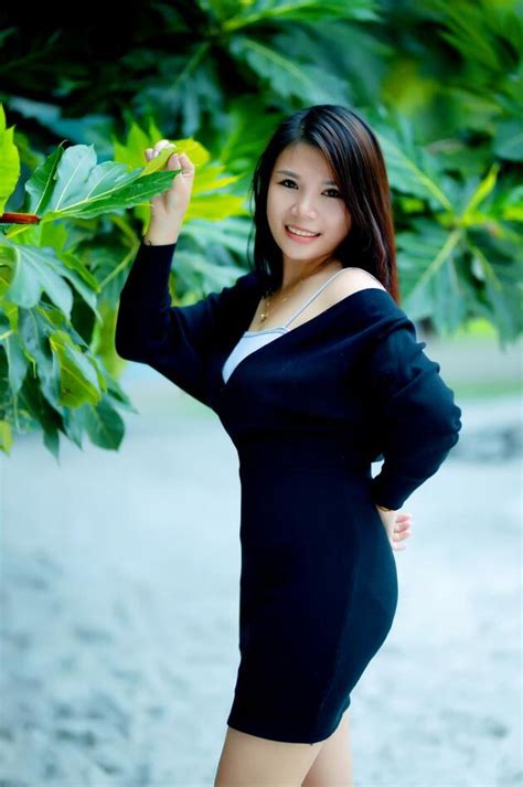 Y O Tina From Hongkong China Hazel Eyes Black Hair Id Goldenbride Net