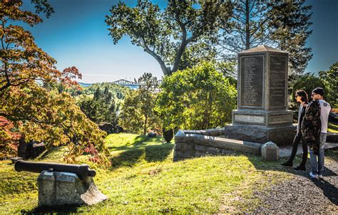 A Walking Tour Of Sleepy Hollow Cemetery