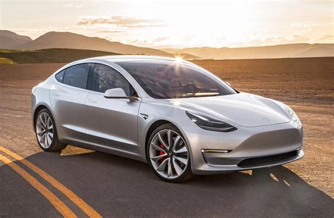 Model 3 Tesla Ya Produce Su Nuevo Modelo Eléctrico Mega Autos