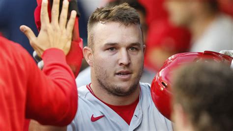 Angels Mike Trout Out Six To Eight Weeks With Calf Strain Yardbarker