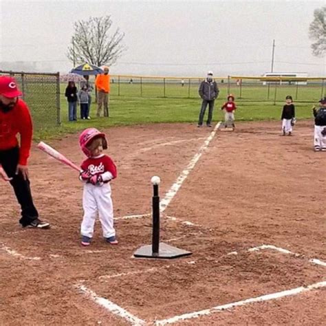 Moms Cute Video Of Daughters T Ball Progress Goes Viral Abc News