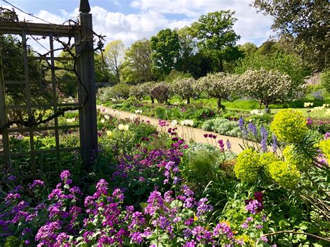 10 Best Spring Gardens 2018 1 Parham House West Sussex