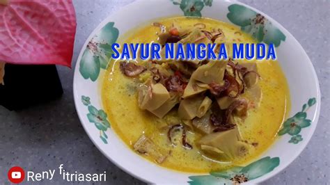 Nah, bagi kamu yang ingin mencoba membuat lontong sayur sendiri di rumah, ada sejumlah resep lontong sayur yang bisa kamu coba. Resep Lodeh Nangka Muda Jawa
