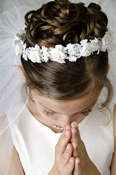 Pin By Rff Ddf On First Communion First Communion Hairstyles
