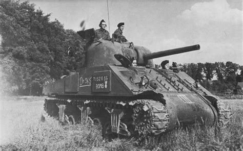Carro del sargento chacal (wardaddy) en la película corazones de acero (fury). La Nit del Joc: IS-2 vs M4 Sherman
