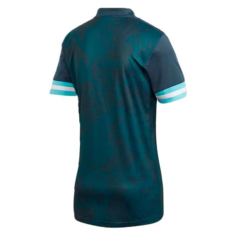 El juego de la selección argentina con una pelota de fútbol americano. Camiseta adidas Seleccion Argentina Visitante 2020 - newsport