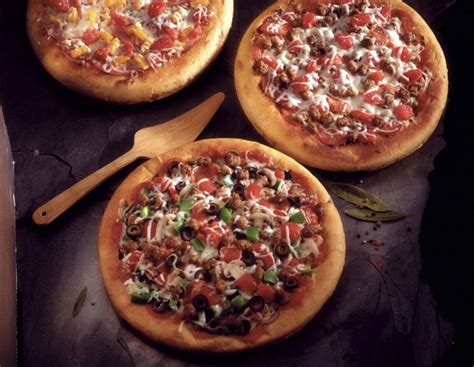 Wolfgang Pucks Recipe For Pizza With Fennel Sausage And Peppers