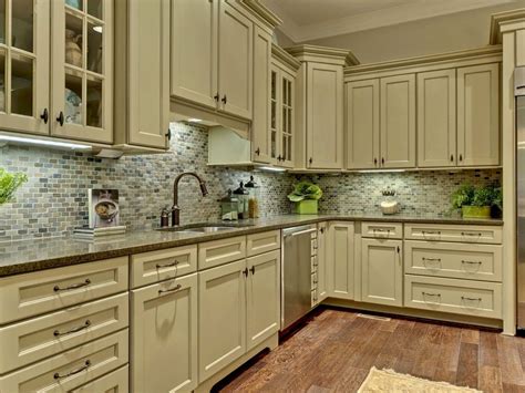 40 Awesome Sage Greens Kitchen Cabinets Decorating Green Kitchen