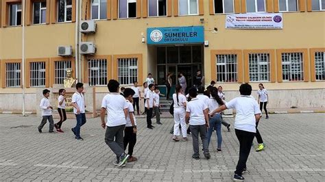 Peki, 1 mart'ta okullar açılacak mı? Okullar ne zamana kadar ertelendi son dakika - Yeni Akit